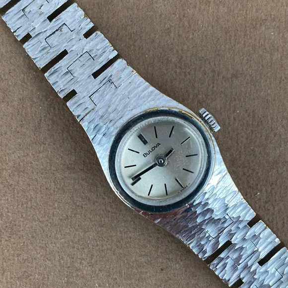 Vintage 1971 Bulova "Goddess of Time" 20 micron Gold Plated 7 inch link … - Picture 3 of 8